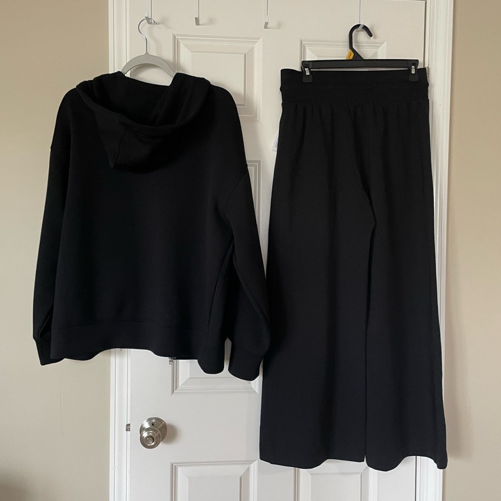 Women’s Set - Picture 5 of 5